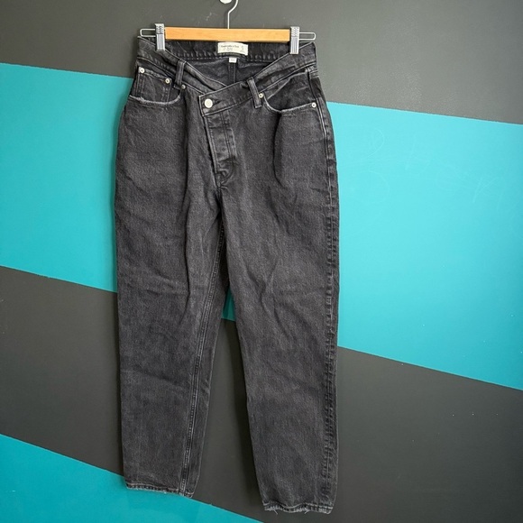 Abercrombie & Fitch The Dad High Rise - Picture 2 of 12